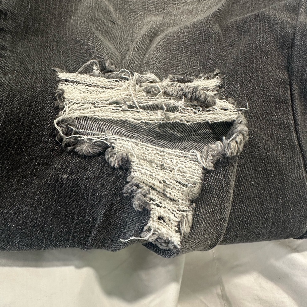 SHEIN Distressed Black Boyfriend Jeans - Picture 4 of 5